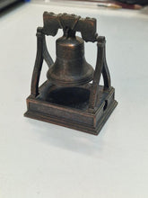 Sacapuntas de metal: Campana, colección miniatura Play Me